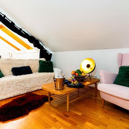 Golden River Apartment Praha Eksteriør bilde
