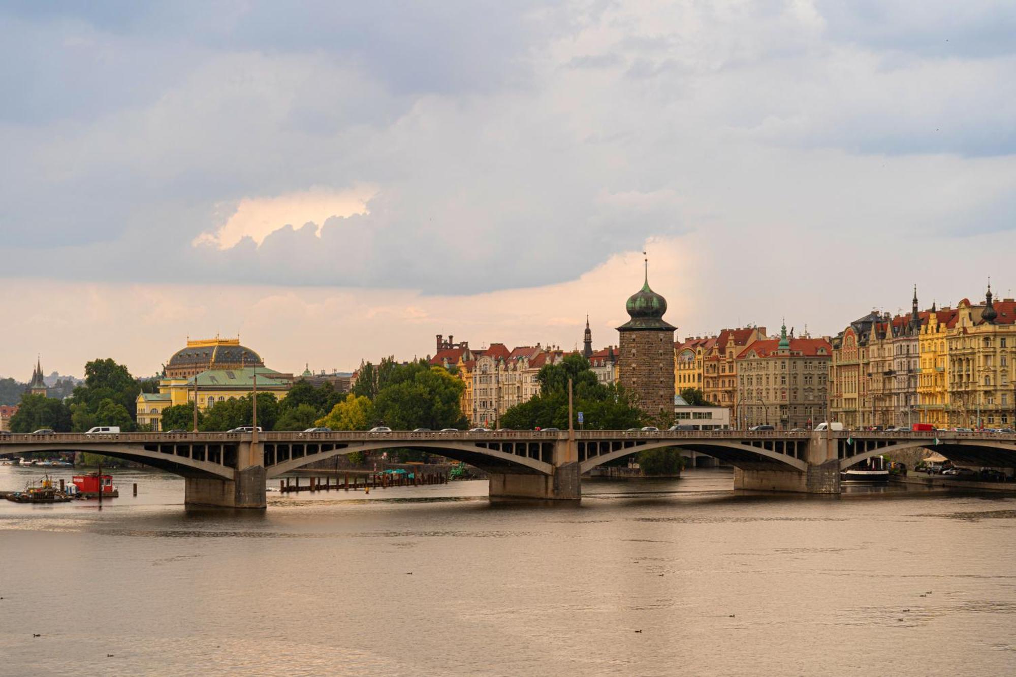 Golden River Apartment Praha Eksteriør bilde